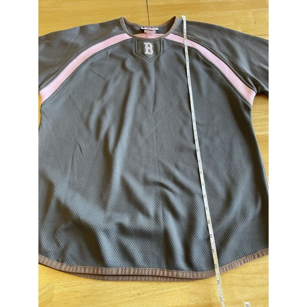Majestic Womens Size Medium Boston Red Socks Therma Base Pullover Top Gray Pink